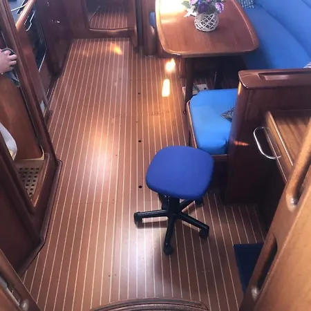 Bavaria 38 Botel